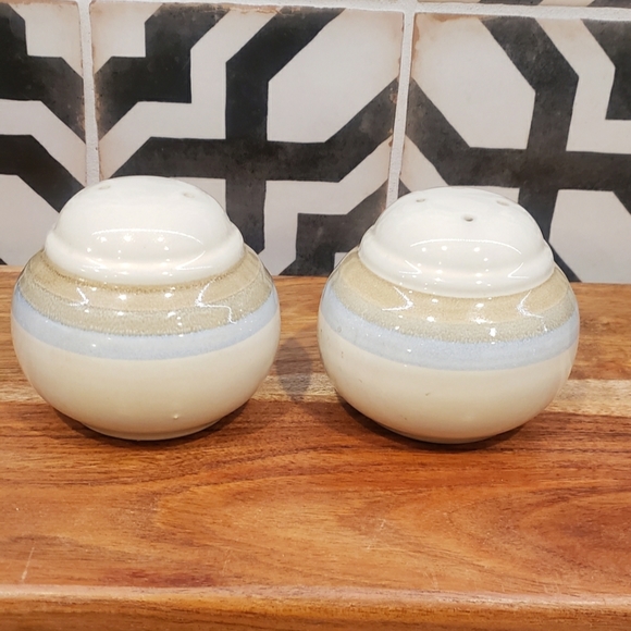 Noritake Painted Desert Salt Pepper Shakers Japan Stoneware - Picture 1 of 6